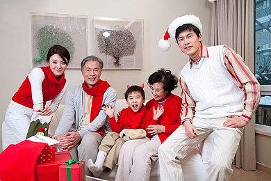 卡牌构筑Roguelike游戏《幽室鬼牌》于今日Steam正式发售！